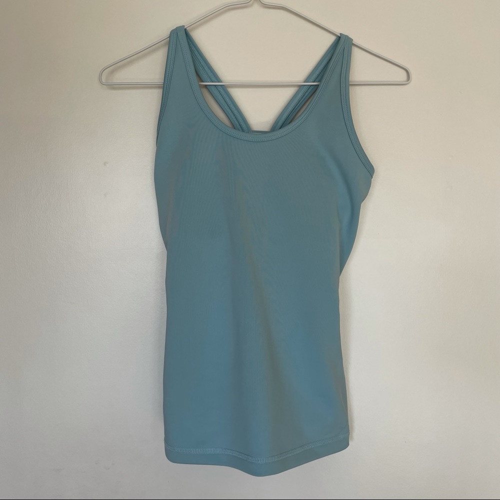 3/$30 lotuswear light blue athletic tank size 0